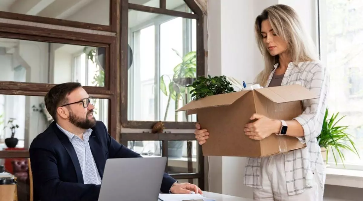 O britanică a fost concediată pentru că s-a întors din concediul de maternitate din nou gravidă