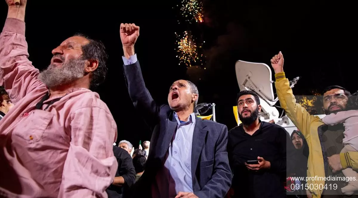 Imagini din Iran, unde mii de oameni au sărbătorit în stradă atacul cu rachete asupra Israelului | VIDEO