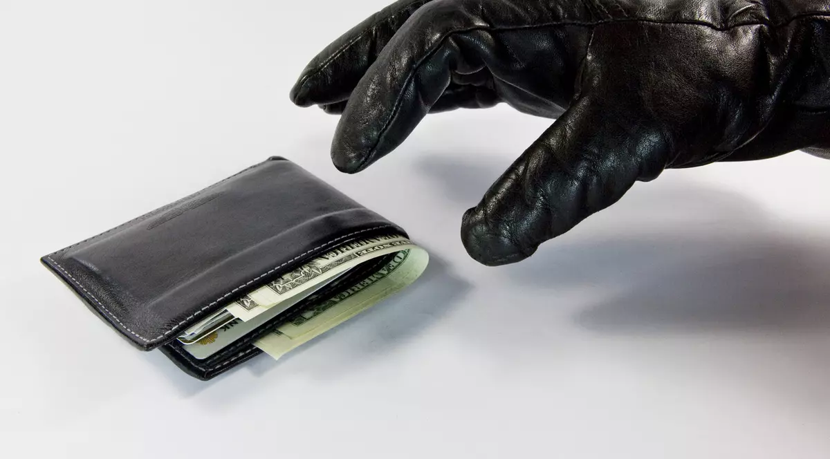 UE aprob&#259; noi norme pentru protec&#539;ia &icirc;mpotriva fraudelor online. Revolut acuzase Facebook c&#259; nu elimin&#259; reclamele la escrocherii