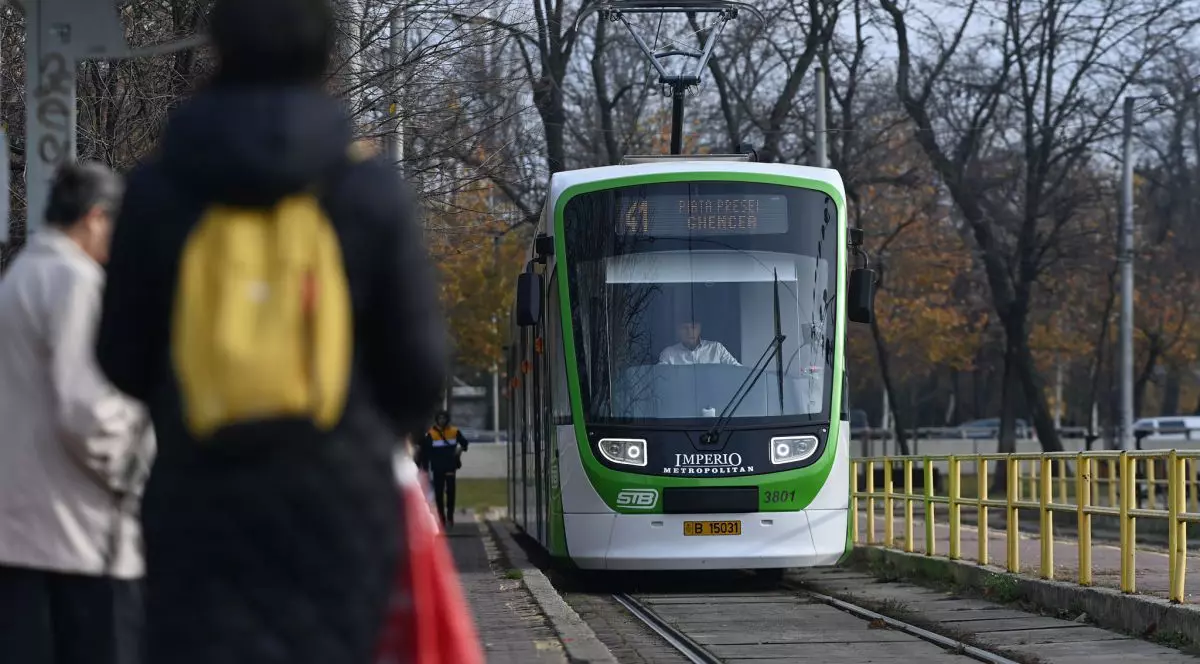 Un pieton a fost lovit mortal de tramvai, în București. Circulația pe linia 41 a fost suspendată