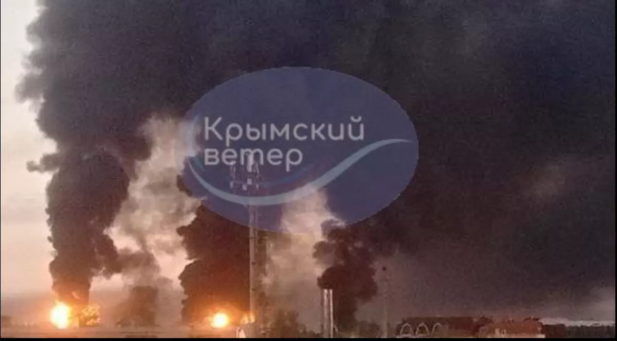 Incendiu la terminalul petrolier Feodosia Captură X
