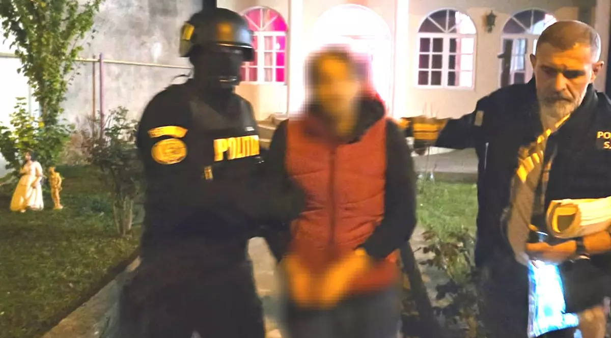 Băncuţă Casius Clay flancat de Politie dupa ce a fost prins