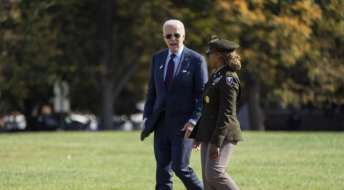 Joe Biden a votat anticipat, fiind însoțit de oamenii de securitate