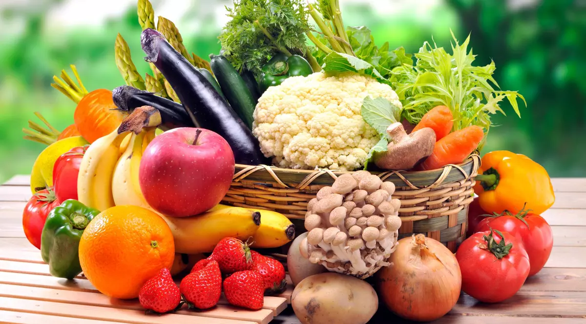 Ce presupune taxarea invers&#259; la legume &#537;i fructe. Exper&#539;ii sunt sceptici: &bdquo;Evazioni&#537;tii nu fac facturi de niciun fel&rdquo;