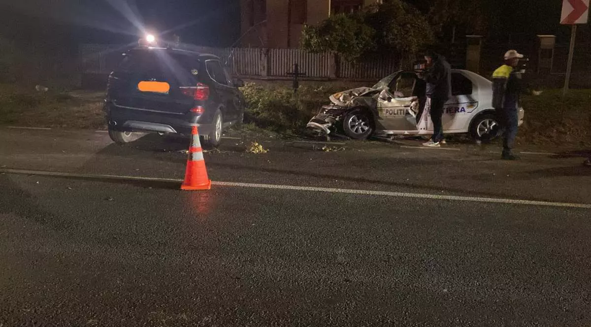 Două autoturisme lovite, după ce au fost implicate într-un accident pe DN7, Argeș