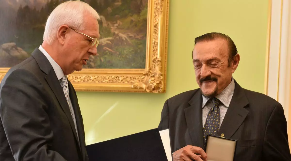 A murit Philip Zimbardo, coordonatorul controversatului proiect „Experimentul Stanford”