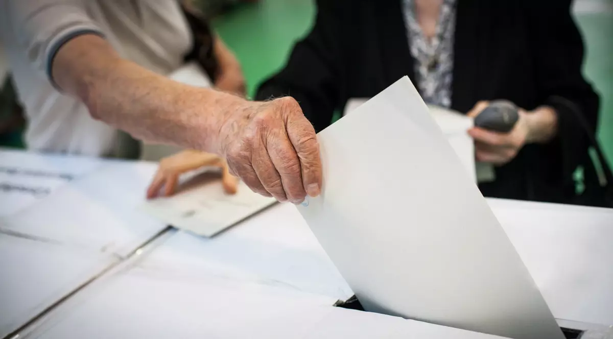 BEC a finalizat înscrierea candidaturilor pentru alegerile parlamentare Sursă: Profimedia