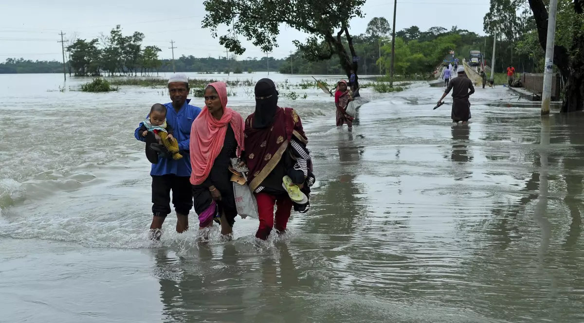 India se pregătește pentru ciclonul Dana. 100.000 de persoane de pe coasta de est, în curs de evacuare