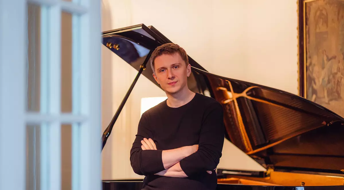 Sergiu Tuhuțiu prezintă „Piano Colours”, un spectacol de muzică clasică, electronică și dans contemporan. Când are loc evenimentul