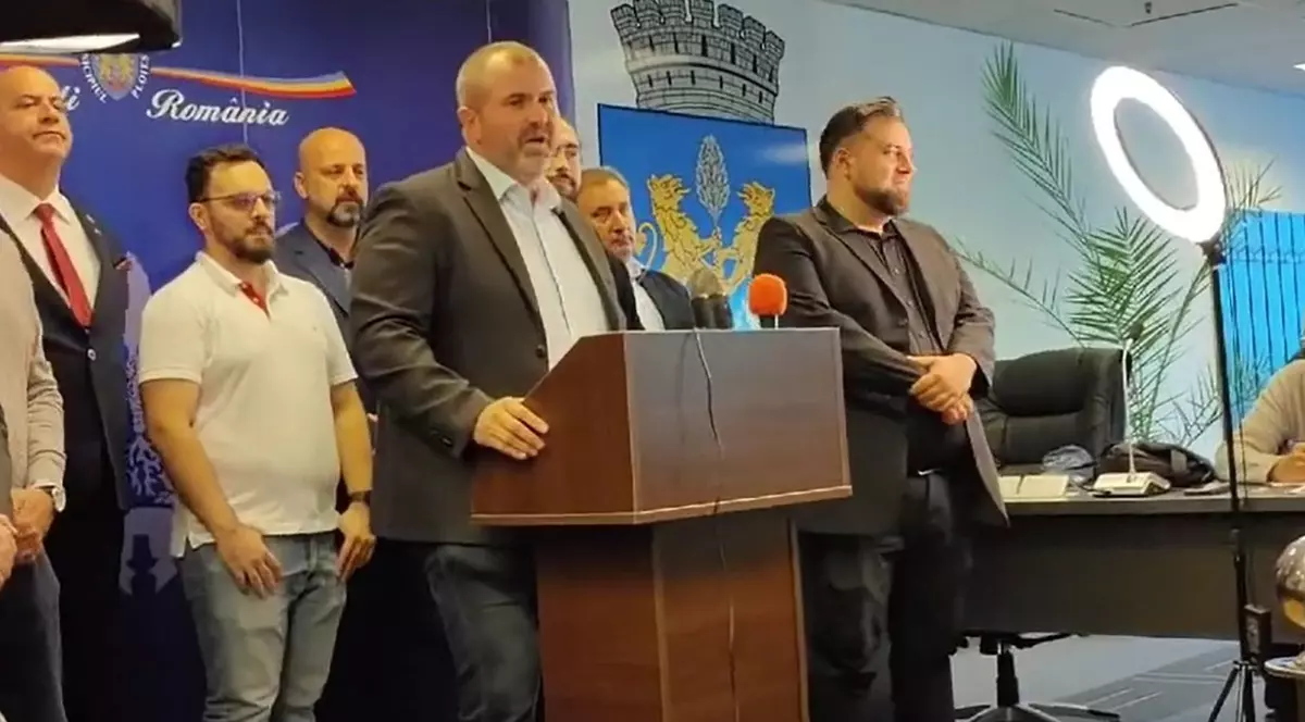 Conferința de presă la care Sorin Dumitrașcu a fost prezentat drept city-manager al Ploieștiului