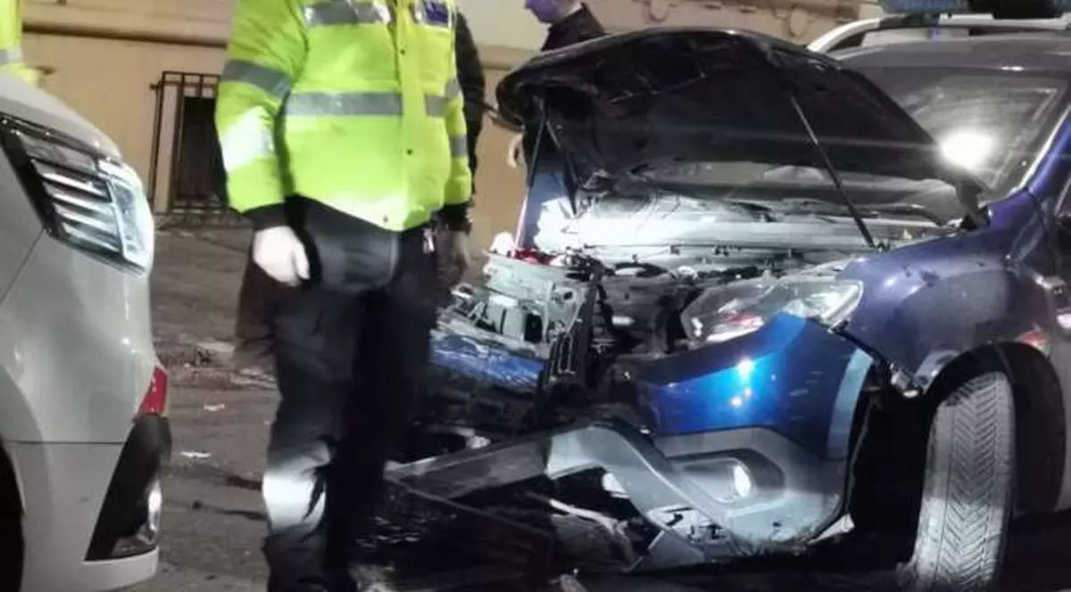 Mașină de poliție lovită