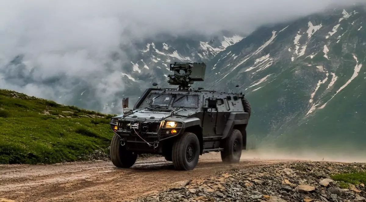 Autovehicul blindat 4x4 COBRA II