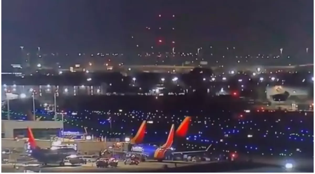 Un avion a fost lovit de glonț, în timp ce se pregătea să decoleze de pe aeroportul din Dallas