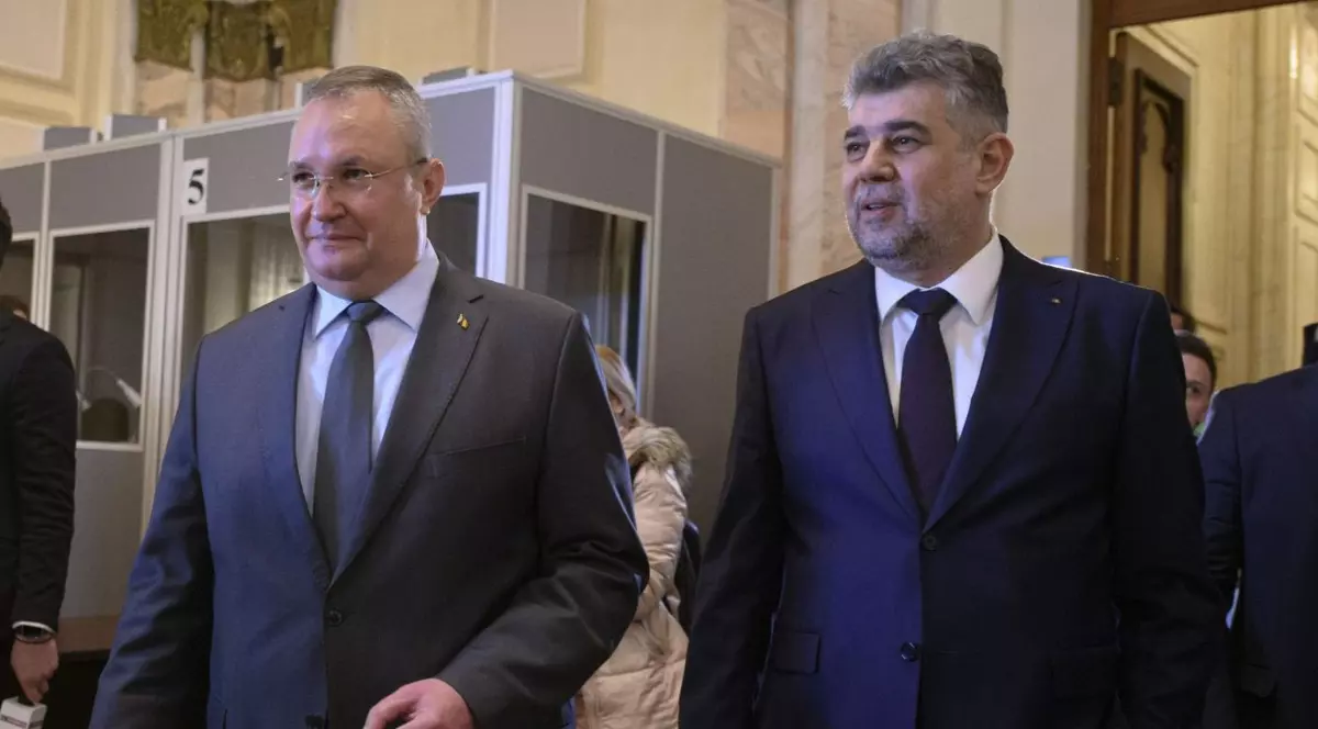 Nicolae Ciucă și Marcel Ciolacu în Parlament