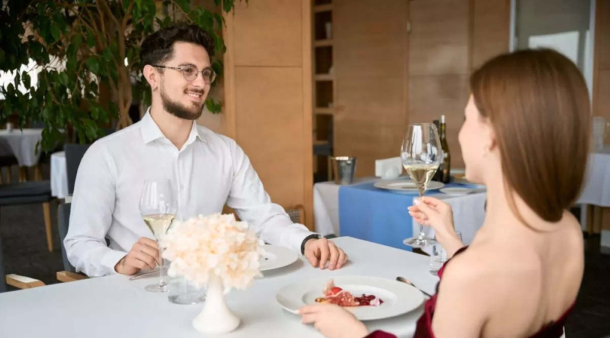 Ce înseamnă slow dating- noul trend în relații?