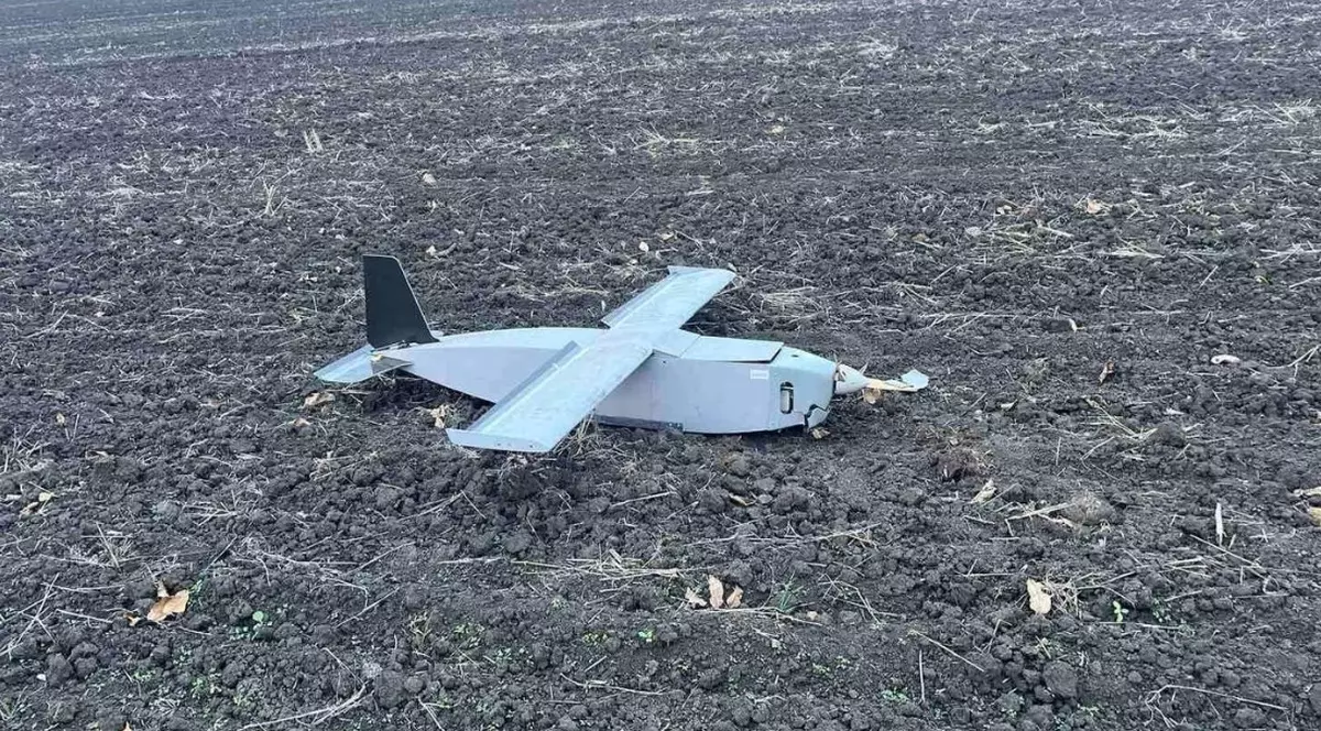 Dronă găsită pe un câmp din raionul Rîșcani Foto: newsmaker.md