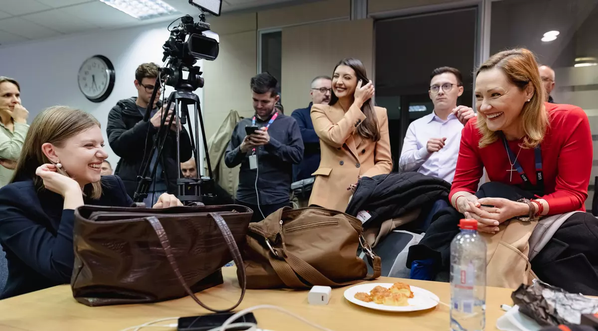 Cum au trecut Elena Lasconi și liderii USR prin noaptea cea lungă, când te culci cu un electorat și te trezești cu altul