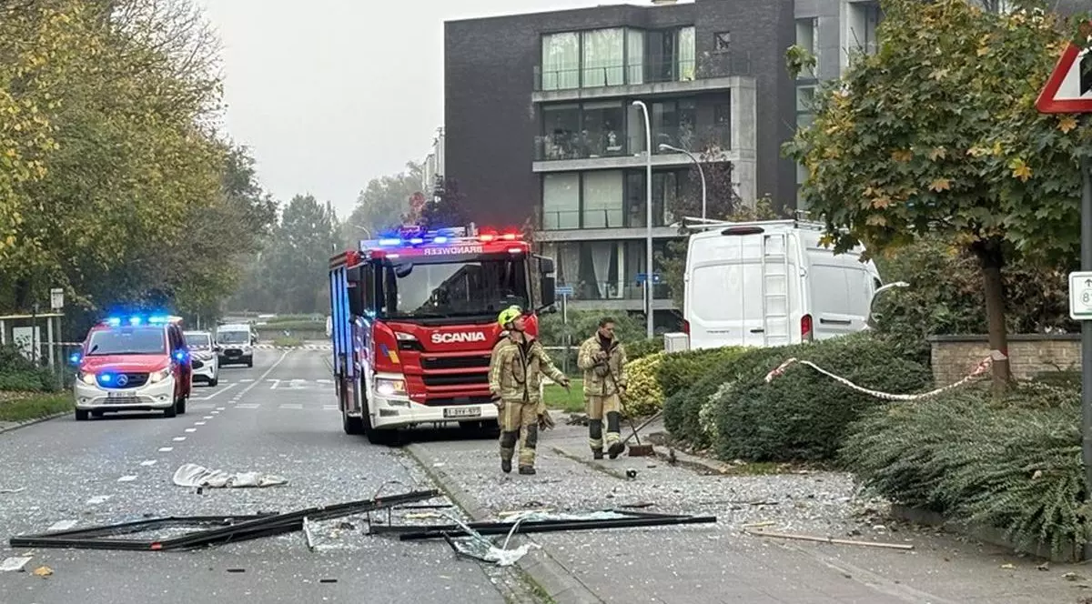 Doi muncitori români au aruncat în aer din greșeală apartamentul pe care abia începuseră să-l renoveze, în Belgia, și au fost grav răniți