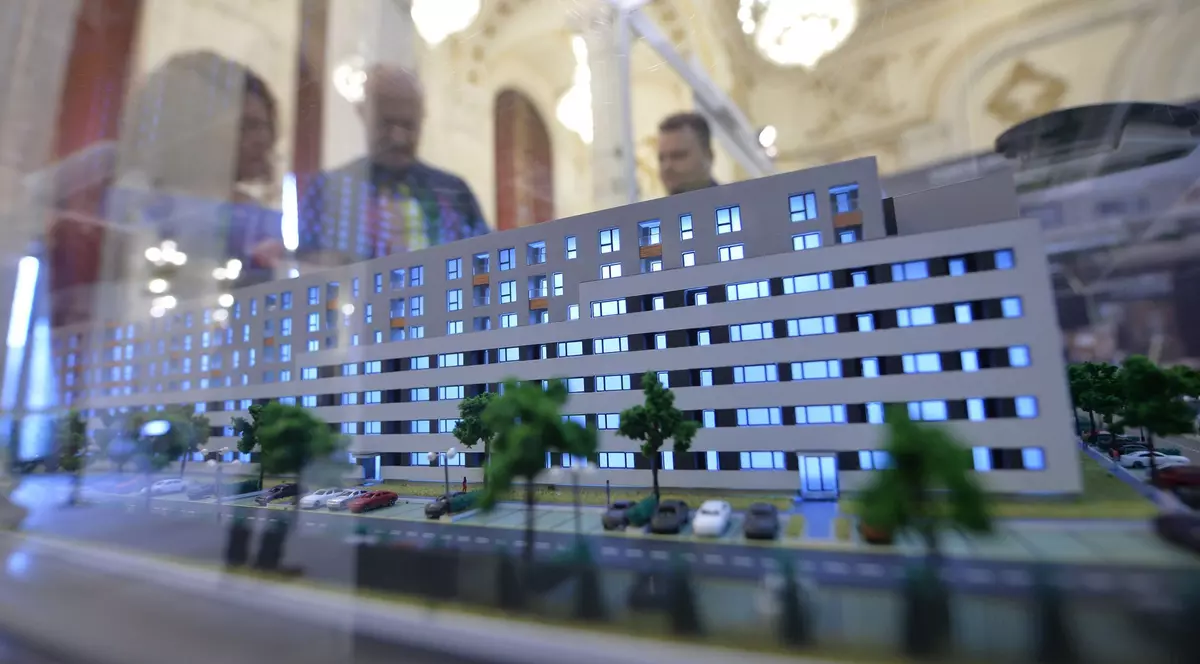 Problema accesului facil la locuințe în România. Vincze Enikő, activistă pentru dreptate locativă: „Gradul de profitabilitate contribuie masiv la creșterea permanentă a prețurilor” | Interviu