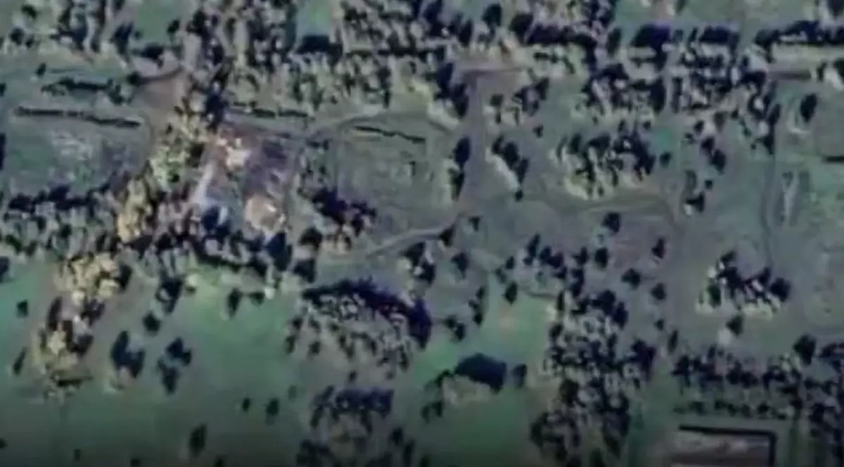 Fotografii din satelit cu depozitele rusești de obuze Sursă: X/ Just BeCause