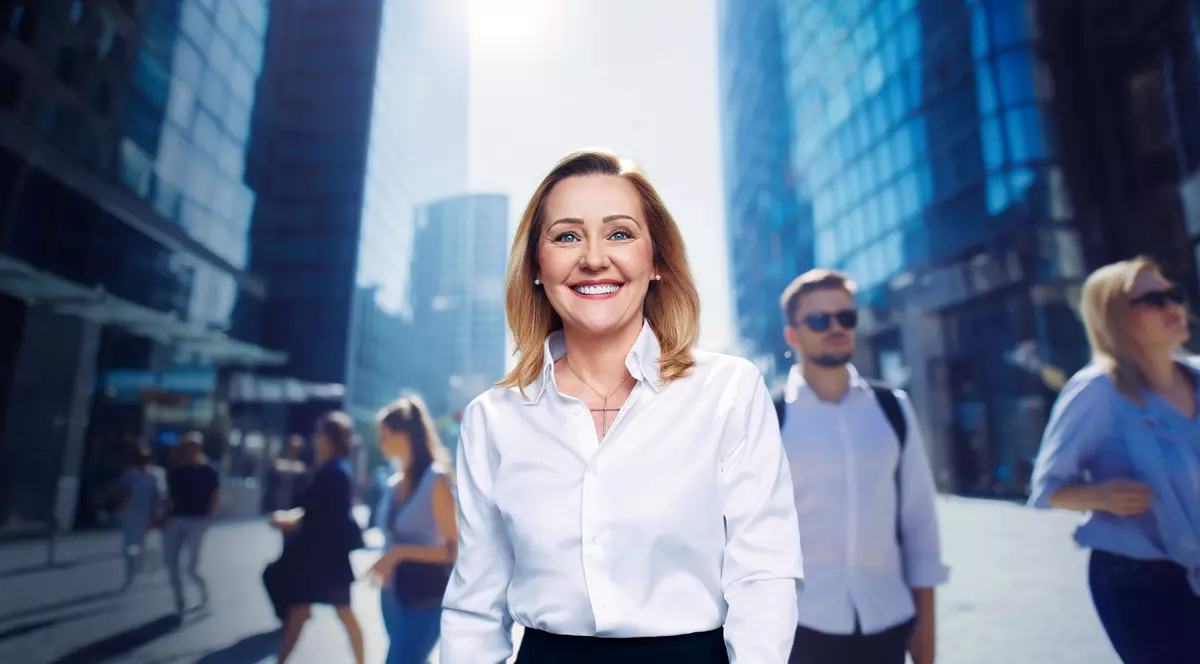 Zece motive să votezi Elena Lasconi