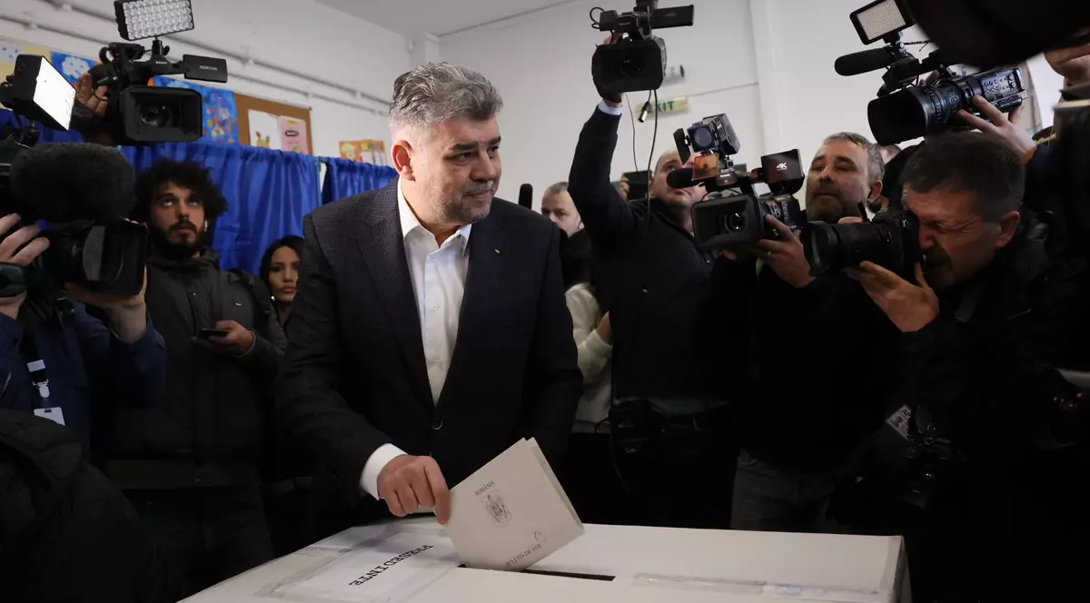 Marcel Ciolacu voteaza in primul tur al alegerilor prezidentiale