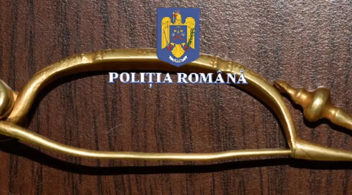 Brosa recuperata de Politia Română
