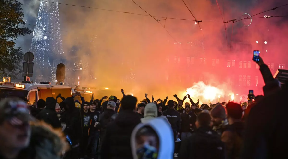12 răniți și 57 de arestați, ce fanii echipei Maccabi Tel Aviv au fost atacați în Amsterdam, după meciul cu Ajax din Europa League. Armata israeliană a trimis 3 avioane de salvare