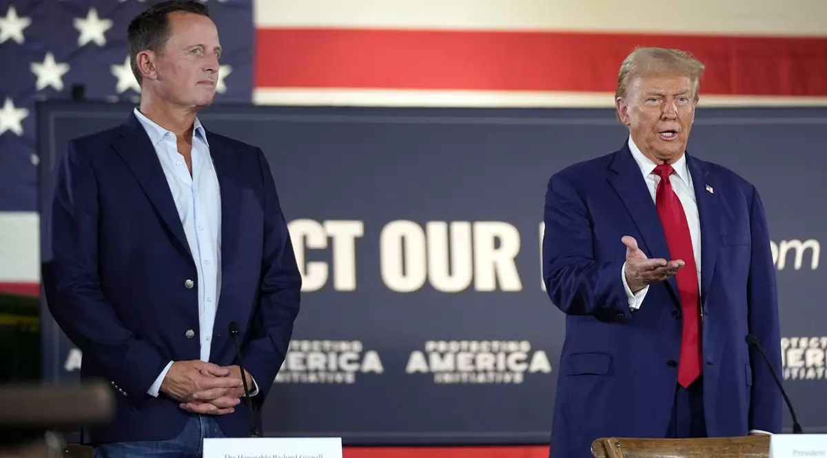 Richard Grenell (stânga), în campanie alături de Donald Trump Foto: Profimedia