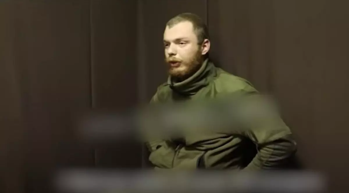 Fostul soldat britanic, în timpul interviului