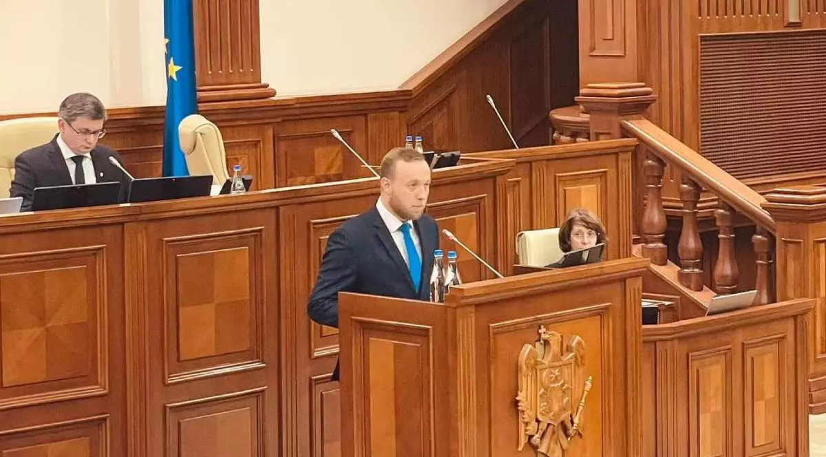 seful serviciilor de informatii de la chisinau alexandru musteata discurs in plen