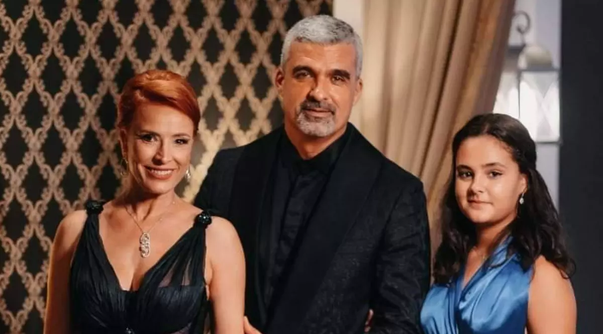 Aurelian Temișan, Monica Davidescu și fiica lor