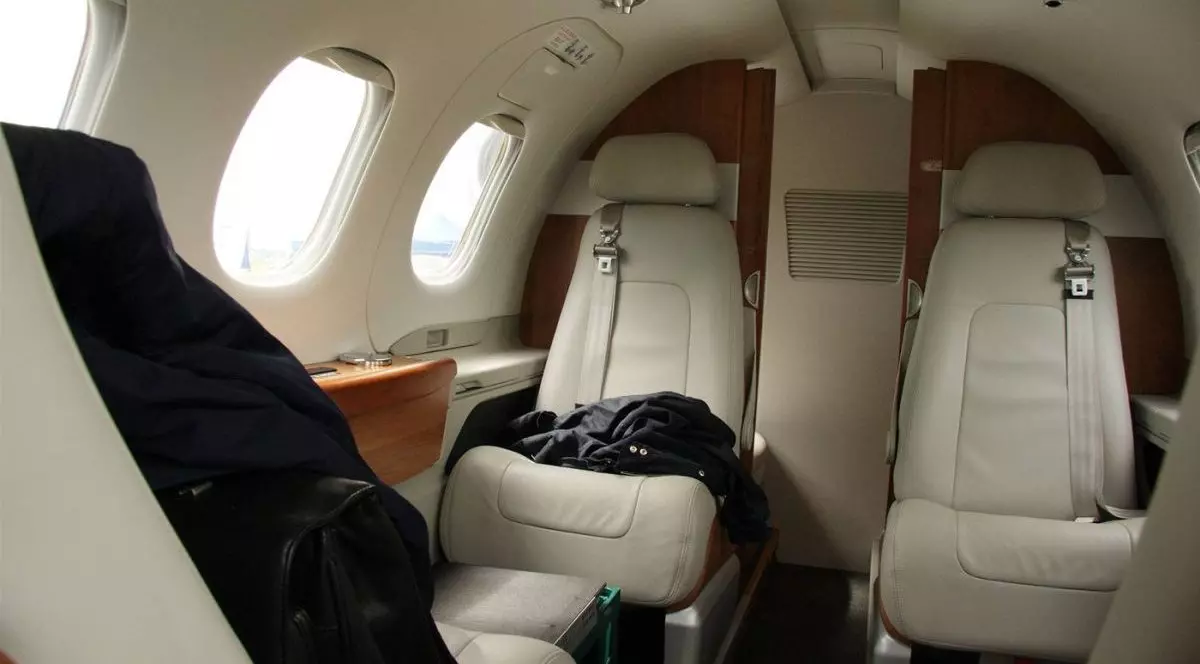 Un afacerist din Iași vrea să-și ia un avion de 3,5 milioane de euro cu care să zboare direct până la Paris