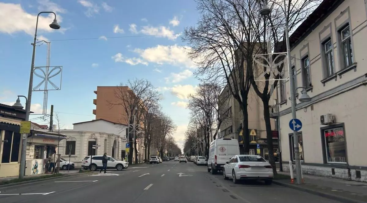 Modificări în traficul din Constanța. Zeci de locuri de parcare vor fi desființate, apoi transformate în bandă de autobuze