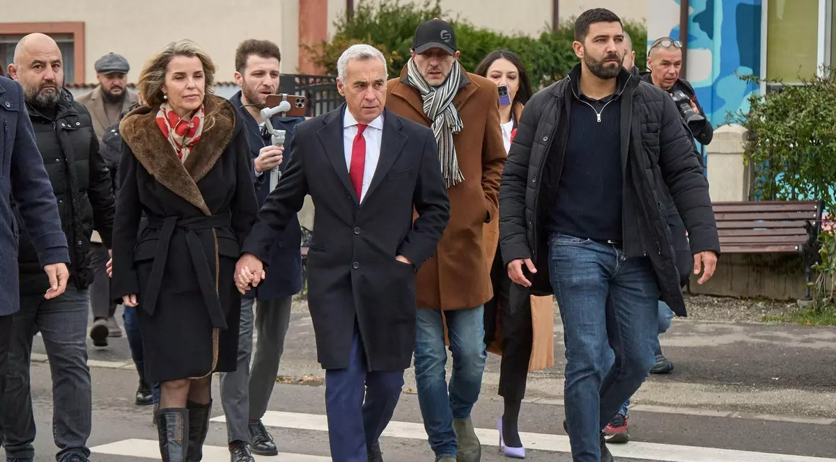 Cine sunt bărbații care-l păzesc pe Călin Georgescu. Foști militari din legiunea străină și mercenari români. Unuia dintre ei i se spune „Lunetistul”