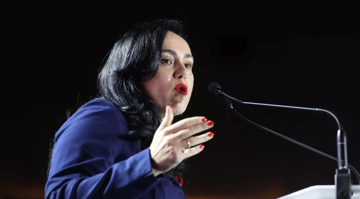 simona bucura oprescu