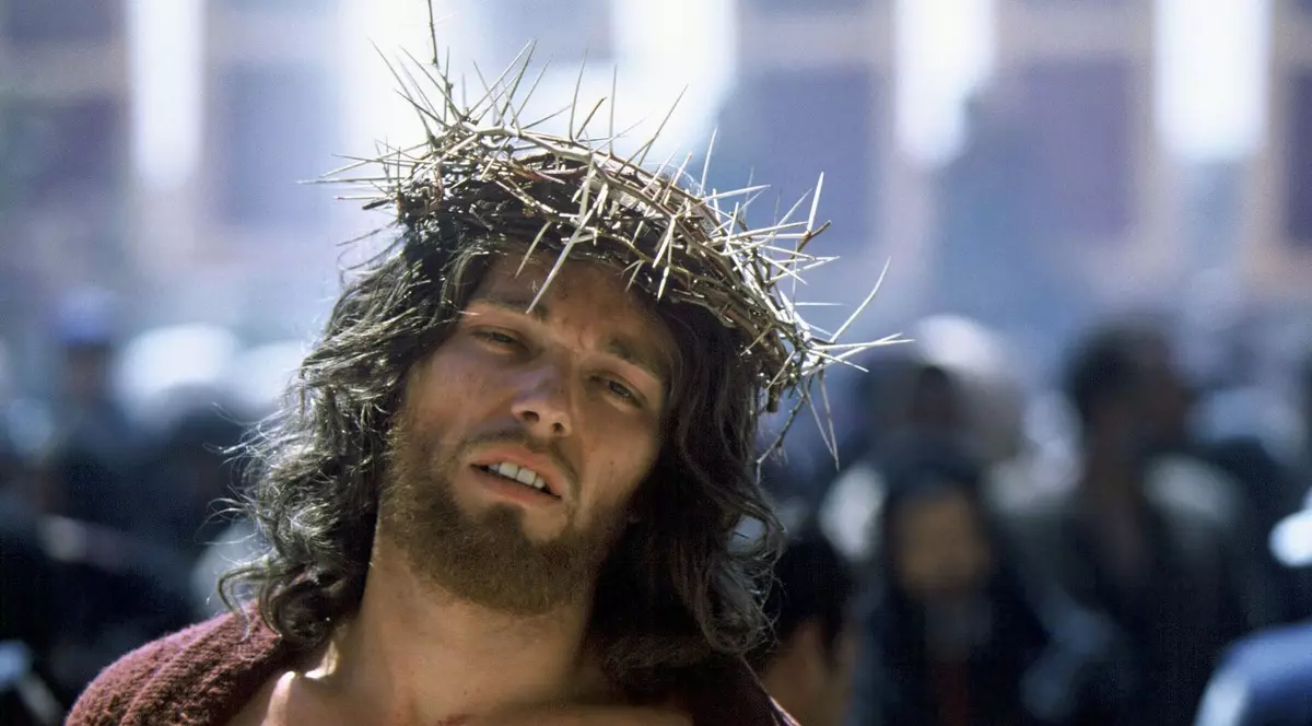 Jonathan Scarfe a dat viață personajului Iisus Hristos în filmul „Iuda” (2004).