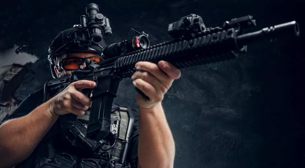 Rusia continuă să primească puști cu lunetă din UE. Ce dezvăluie o amplă investigație