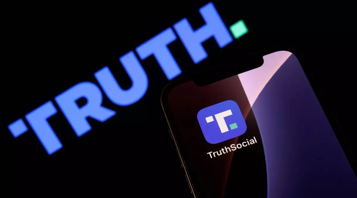 aplicație truth social afișată pe ecranul unui telefon