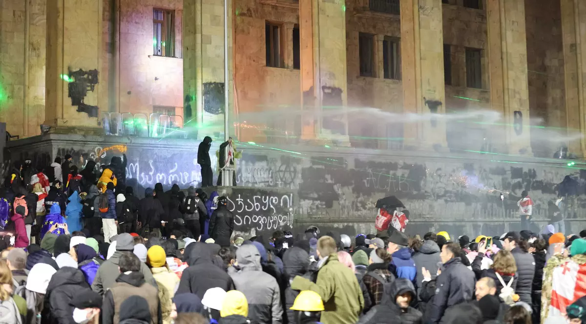 Proteste la Tbilisi pentru menținerea cursului occidental Foto: Profimedia