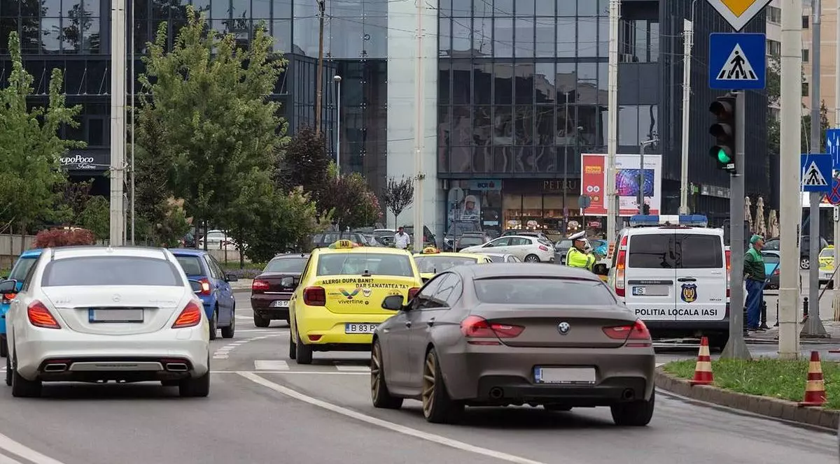 Șoferii din Iași vor putea merge și pe benzile speciale. Situațiile în care accesul va fi permis