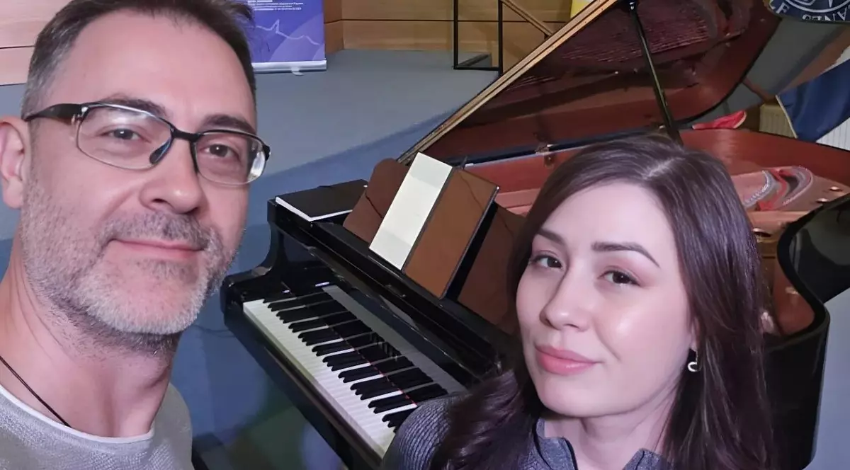 Pianistul Ștefan Doniga și violonista Diana Jipa au concertat în Antarctica. Cei doi artiști vor intra în Cartea Recordurilor