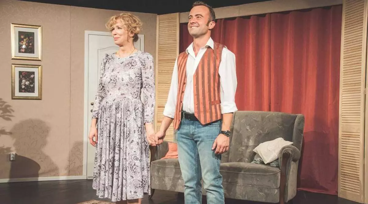 Concurs. Teatru la tine acasă, adus de Libertatea și PiciordePlay. Răspunde corect și, de Sfântul Nicolae, primești acces gratuit la piesa săptămânii, „Șase lecții de dans în șase săptămâni”