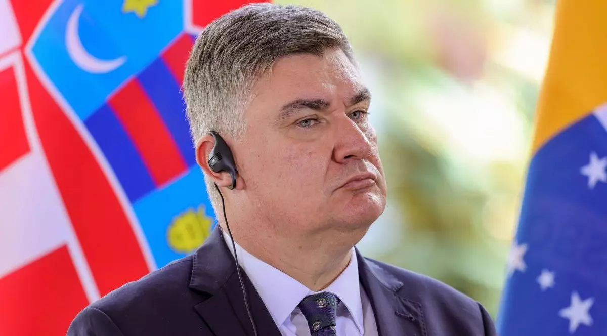 Zoran Milanovic, atent, în cadrul unei conferințe de presă