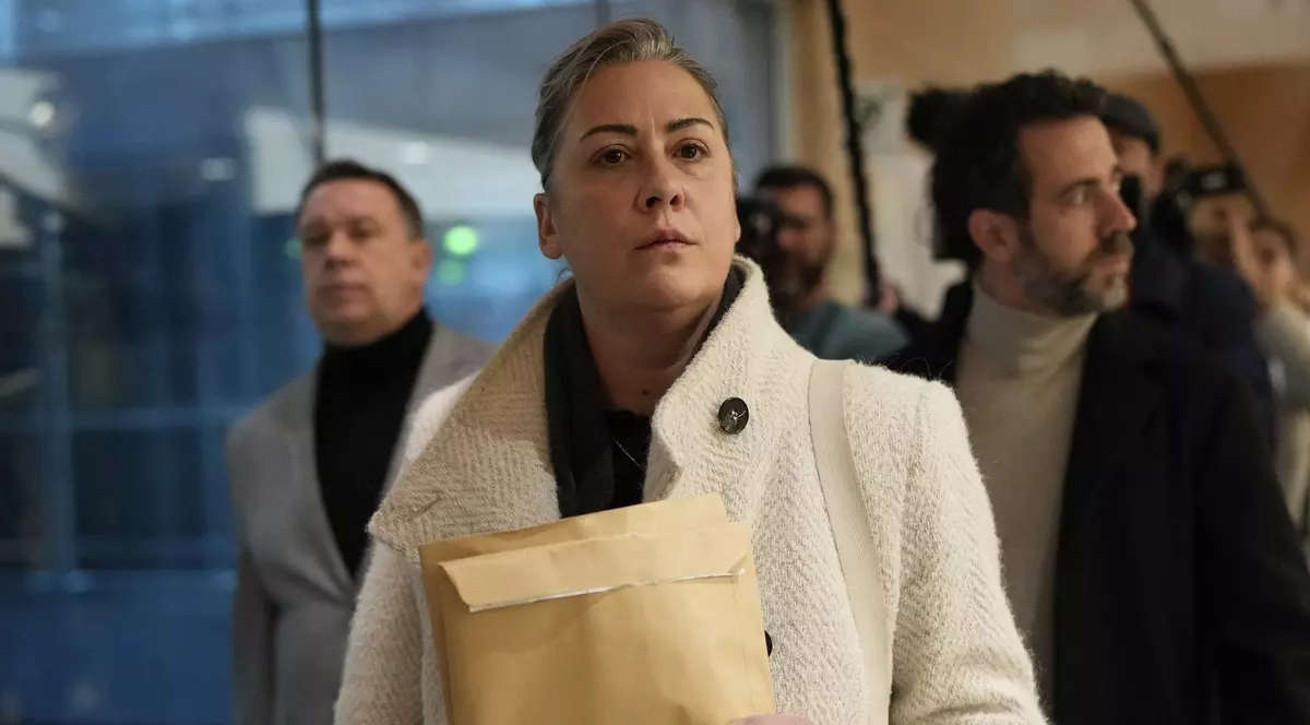 Caroline Darian, fiica lui Gisele Pelicot, femeia drogată de fostul soț și abuzată de zeci de bărbați.