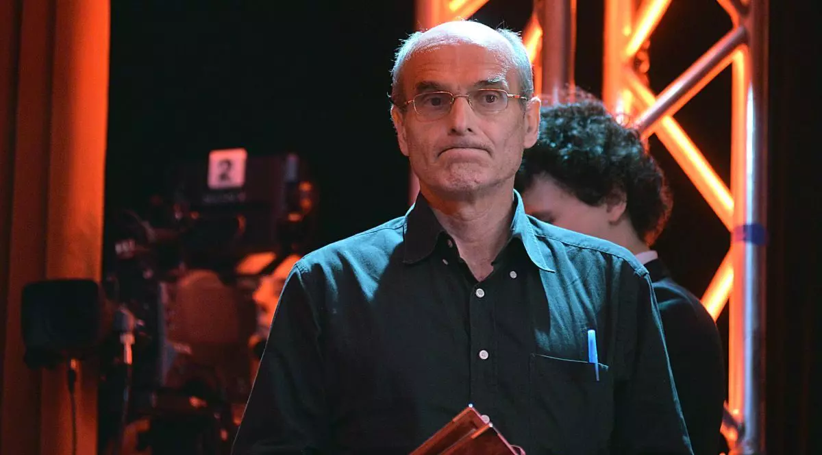 Cristian Tudor Popescu, îngrozit de un fake news cu ora exactă, la Radio România Actualități: „Niciodată n-a fost mai intensă senzația de mașinărie care o ia razna”