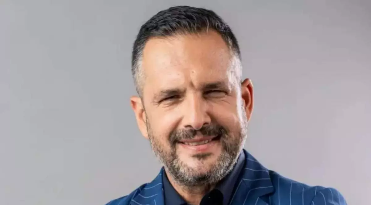 Dezvăluirea făcută de Mădălin Ionescu despre soția lui, după ce a încheiat contractul cu Antena Stars. „Veșnica manie a multora de a găsi un țap ispășitor pentru propriile neîmpliniri...”