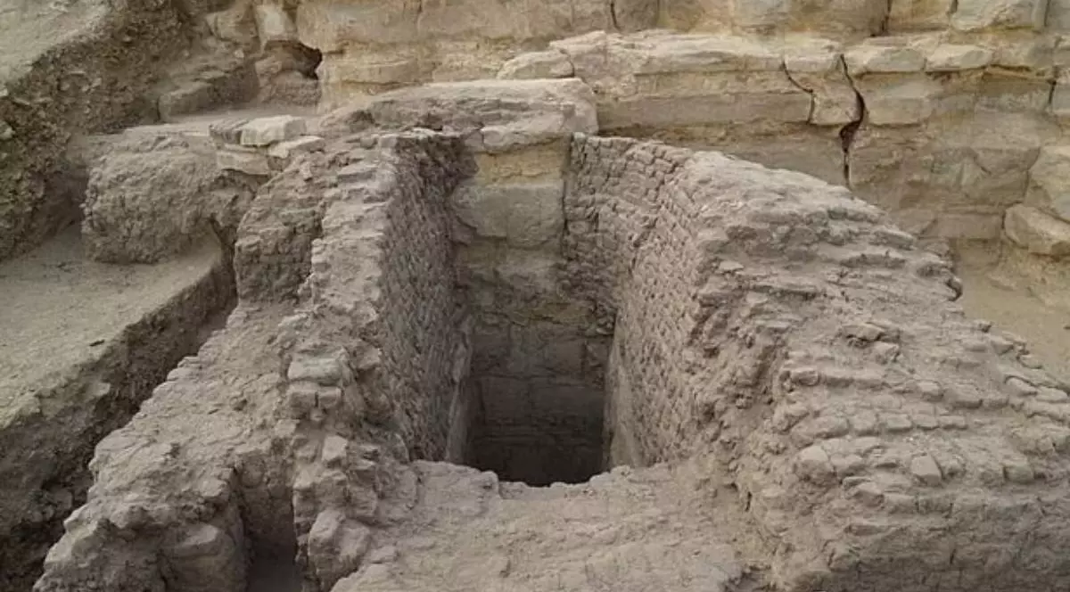 sapatura in pamant descoperita de arheologi in egipt