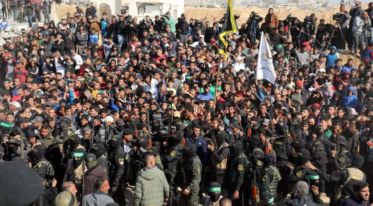 Scene haotice în Gaza în momentul transferului unor ostatici de la Hamas la Israel