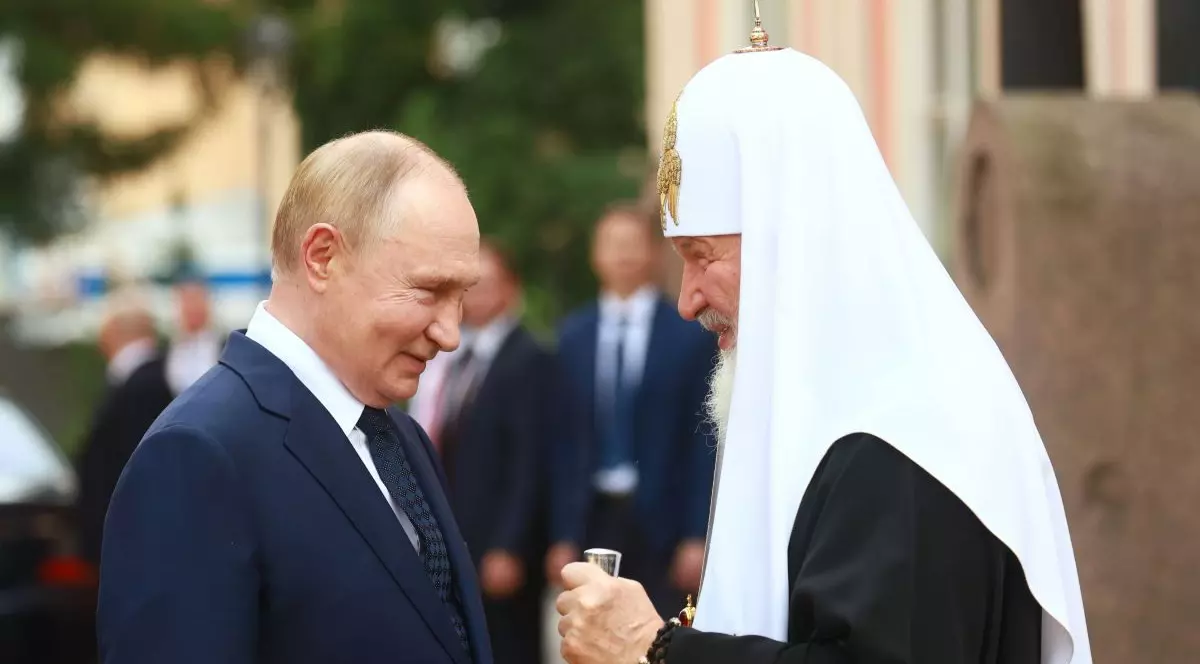 Vladimir Putin și Patriarhul Kiril, față în față și zâmbitori